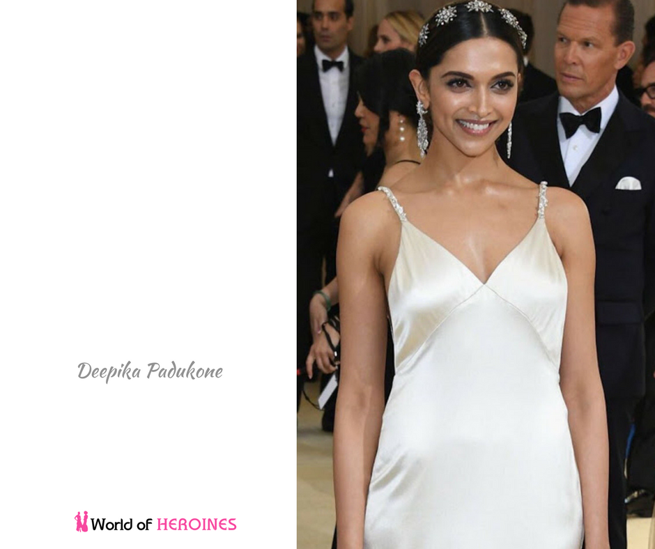 Deepika Padukone Hot Red Carpet